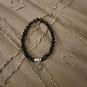 Black beaded bracelet